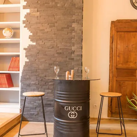 L'atypique Au Centre Des Arcades Elégant Spacieux